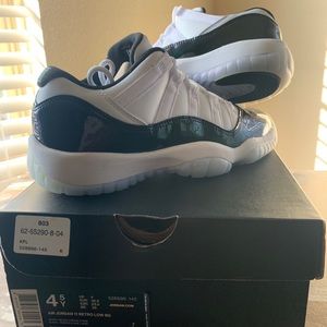 Air Jordan retro 11 low “emerald” REPOST size 4.5